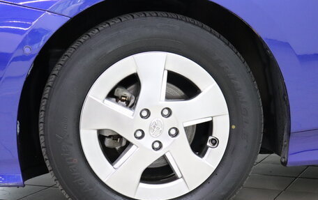 Toyota Prius IV XW50, 2016 год, 1 370 000 рублей, 11 фотография