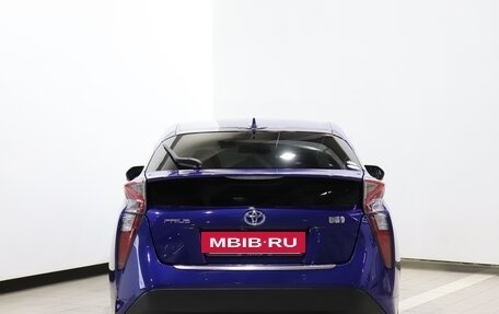 Toyota Prius IV XW50, 2016 год, 1 370 000 рублей, 6 фотография