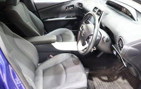 Toyota Prius IV XW50, 2016 год, 1 370 000 рублей, 16 фотография