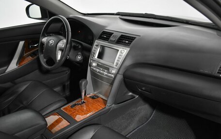 Toyota Camry, 2010 год, 1 690 000 рублей, 14 фотография