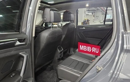 Volkswagen Tiguan II, 2021 год, 3 595 000 рублей, 10 фотография