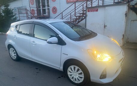 Toyota Aqua I, 2013 год, 850 000 рублей, 2 фотография