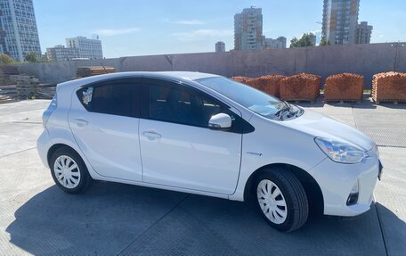 Toyota Aqua I, 2013 год, 850 000 рублей, 15 фотография