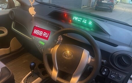 Toyota Aqua I, 2013 год, 850 000 рублей, 26 фотография