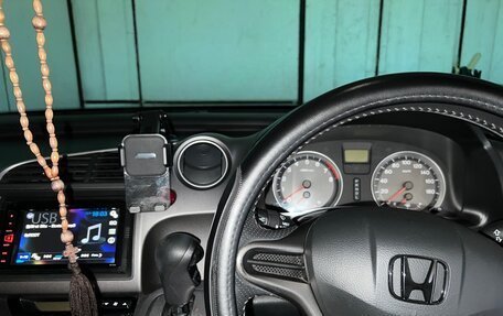 Honda Stream II, 2006 год, 800 000 рублей, 3 фотография