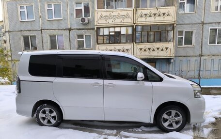 Toyota Voxy II, 2007 год, 1 600 000 рублей, 6 фотография