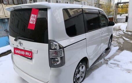 Toyota Voxy II, 2007 год, 1 600 000 рублей, 5 фотография