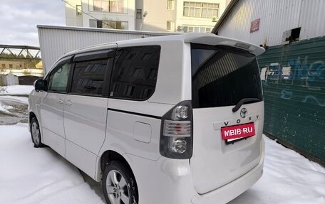 Toyota Voxy II, 2007 год, 1 600 000 рублей, 3 фотография