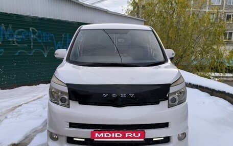 Toyota Voxy II, 2007 год, 1 600 000 рублей, 8 фотография