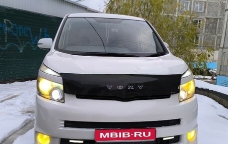 Toyota Voxy II, 2007 год, 1 600 000 рублей, 19 фотография