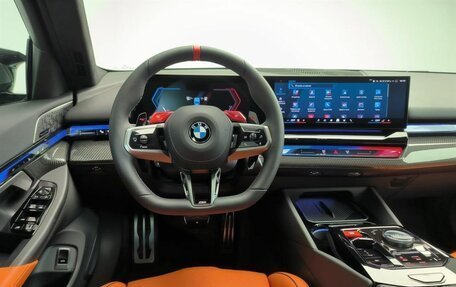 BMW M5, 2025 год, 13 фотография