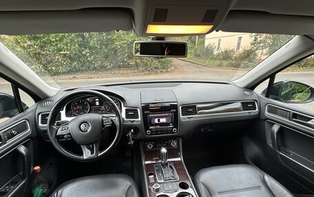 Volkswagen Touareg III, 2011 год, 1 990 000 рублей, 6 фотография