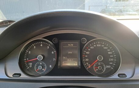 Volkswagen Passat B7, 2011 год, 890 000 рублей, 13 фотография