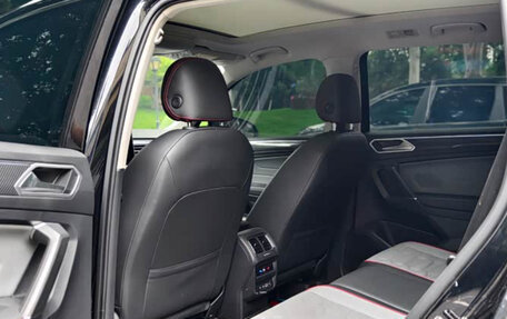 Volkswagen Tiguan II, 2021 год, 2 680 000 рублей, 5 фотография