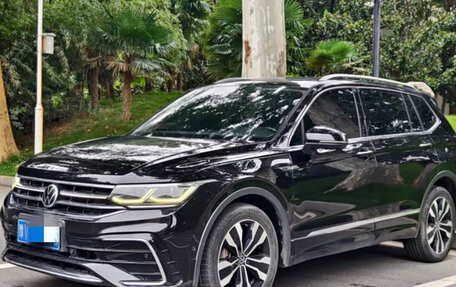 Volkswagen Tiguan II, 2021 год, 2 680 000 рублей, 1 фотография