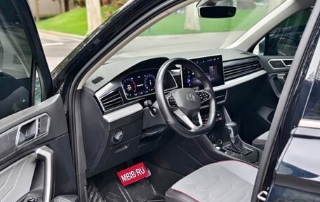 Volkswagen Tiguan II, 2021 год, 2 680 000 рублей, 4 фотография