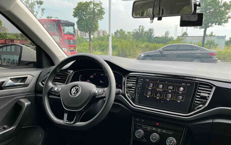 Volkswagen T-Roc I, 2021 год, 1 483 000 рублей, 13 фотография