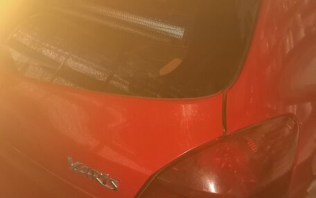Toyota Yaris III рестайлинг, 2010 год, 650 000 рублей, 3 фотография