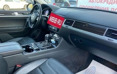 Volkswagen Touareg III, 2017 год, 3 000 000 рублей, 13 фотография
