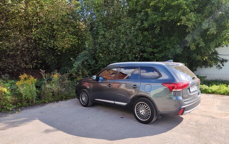 Mitsubishi Outlander III рестайлинг 3, 2018 год, 1 680 000 рублей, 6 фотография