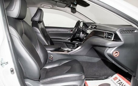 Toyota Camry, 2019 год, 2 530 000 рублей, 6 фотография