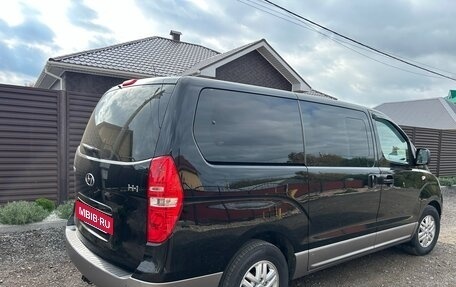 Hyundai H-1 II рестайлинг, 2016 год, 2 200 000 рублей, 4 фотография