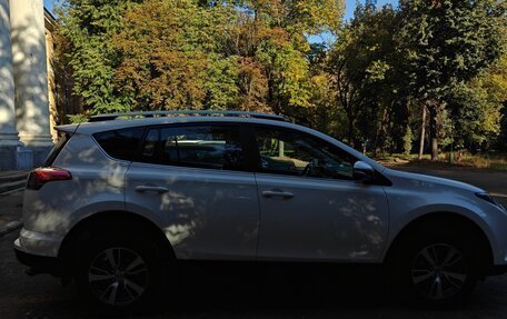 Toyota RAV4, 2017 год, 2 250 000 рублей, 5 фотография