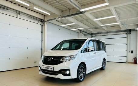 Honda Stepwgn IV, 2016 год, 2 399 999 рублей, 2 фотография