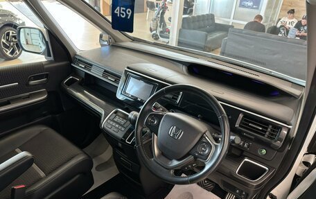 Honda Stepwgn IV, 2016 год, 2 399 999 рублей, 11 фотография