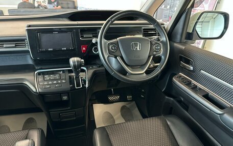 Honda Stepwgn IV, 2016 год, 2 399 999 рублей, 15 фотография