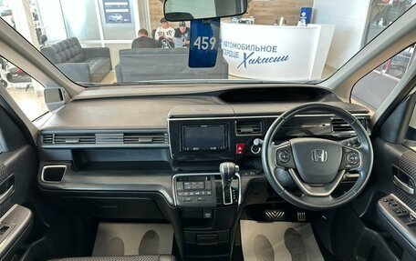 Honda Stepwgn IV, 2016 год, 2 399 999 рублей, 16 фотография