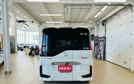 Honda Stepwgn IV, 2016 год, 2 399 999 рублей, 5 фотография