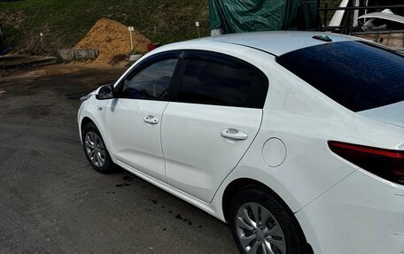 KIA Rio IV, 2019 год, 1 000 000 рублей, 2 фотография