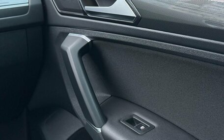 Volkswagen Tiguan I, 2018 год, 2 599 000 рублей, 36 фотография