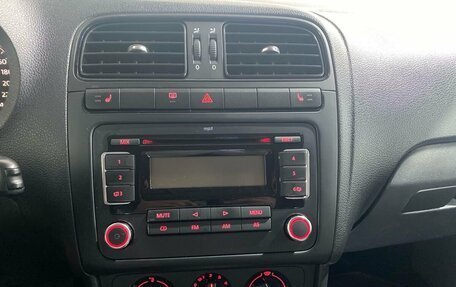 Volkswagen Polo VI (EU Market), 2011 год, 850 000 рублей, 18 фотография