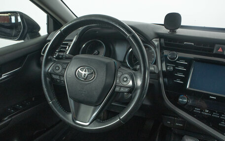 Toyota Camry, 2020 год, 2 199 000 рублей, 7 фотография