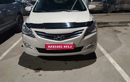 Hyundai Solaris II рестайлинг, 2015 год, 998 000 рублей, 1 фотография
