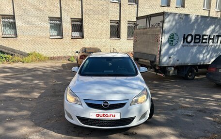 Opel Astra J, 2012 год, 800 000 рублей, 2 фотография