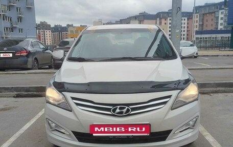 Hyundai Solaris II рестайлинг, 2015 год, 998 000 рублей, 2 фотография