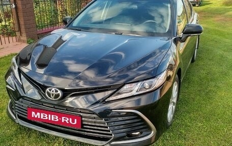Toyota Camry, 2021 год, 3 000 000 рублей, 2 фотография