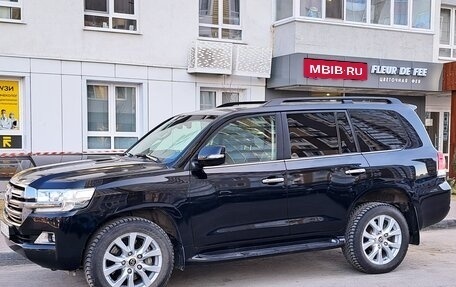 Toyota Land Cruiser 200, 2020 год, 7 500 000 рублей, 1 фотография