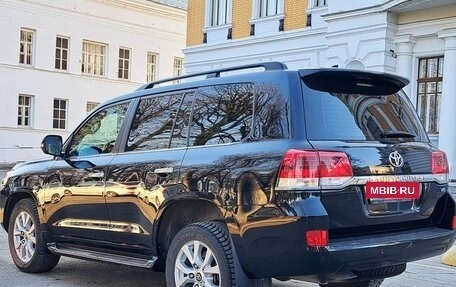 Toyota Land Cruiser 200, 2020 год, 7 500 000 рублей, 2 фотография