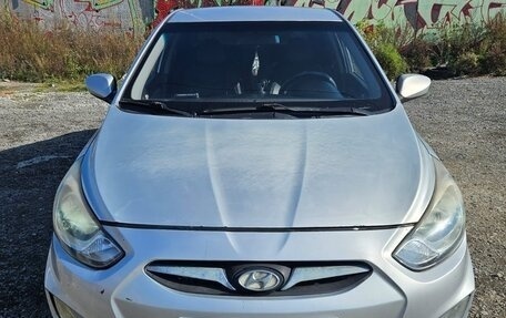 Hyundai Solaris II рестайлинг, 2011 год, 590 000 рублей, 1 фотография