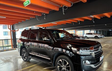 Toyota Land Cruiser 200, 2018 год, 7 700 000 рублей, 4 фотография