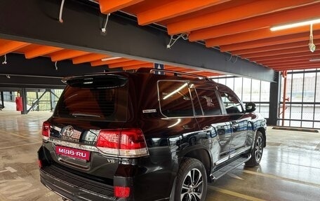 Toyota Land Cruiser 200, 2018 год, 7 700 000 рублей, 2 фотография