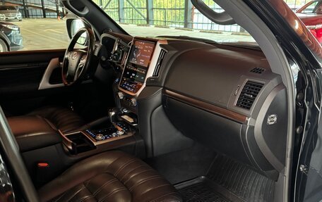 Toyota Land Cruiser 200, 2018 год, 7 700 000 рублей, 17 фотография