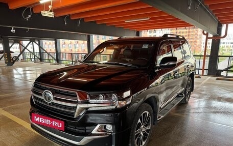 Toyota Land Cruiser 200, 2018 год, 7 700 000 рублей, 10 фотография
