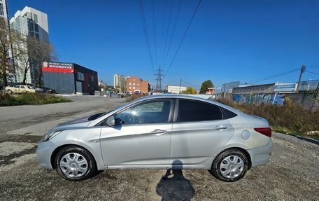 Hyundai Solaris II рестайлинг, 2011 год, 590 000 рублей, 2 фотография