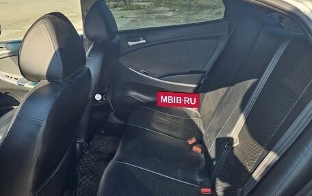 Hyundai Solaris II рестайлинг, 2011 год, 590 000 рублей, 5 фотография