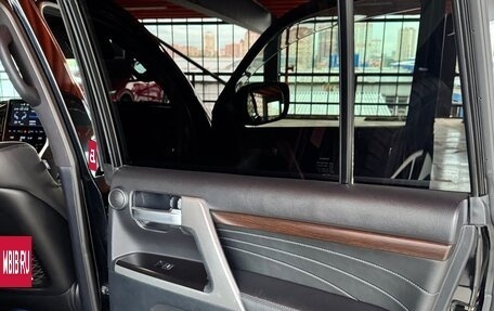 Toyota Land Cruiser 200, 2018 год, 7 700 000 рублей, 23 фотография
